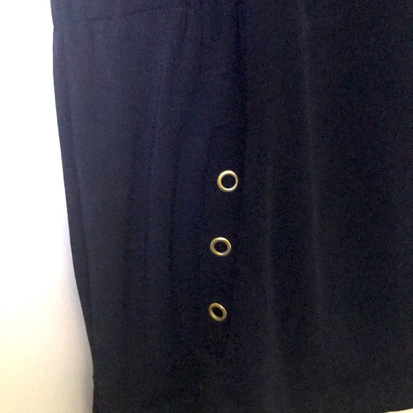 CHICO’S TRAVELERS BLACK ZIPPERED VEST TOP - Picture 3 of 5